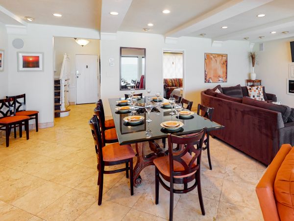 San Diego Beach Communities North Home 1028486