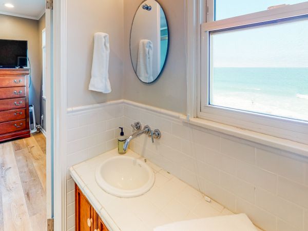 San Diego Beach Communities North Home 1028486