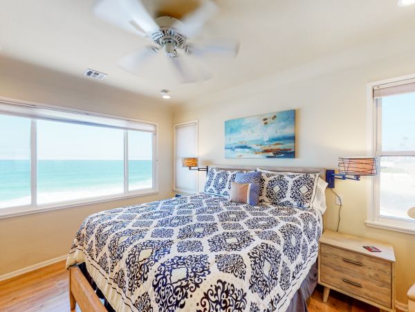 San Diego Beach Communities North Home 1028486