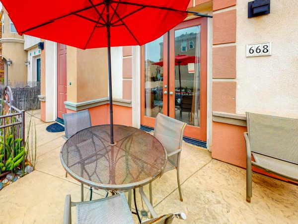 San Diego Beach Communities North Home 1028487