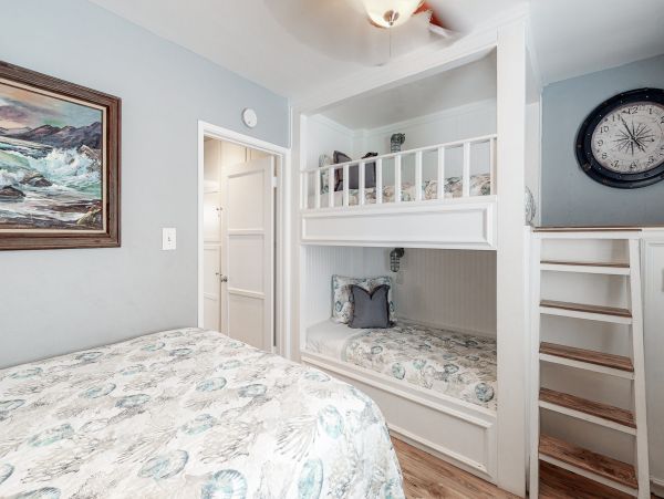 San Diego Beach Communities North Home 1028488