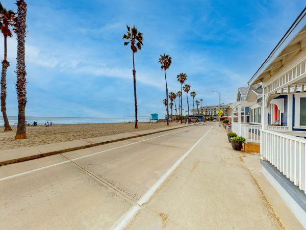 San Diego Beach Communities North Home 1028488