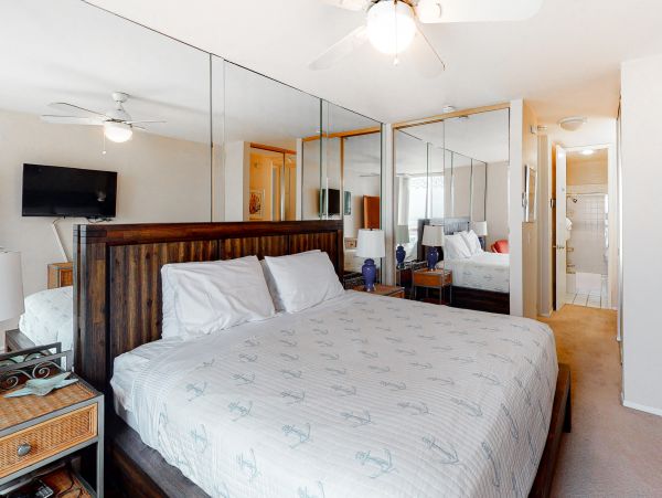 San Diego Beach Communities North Home 1028489