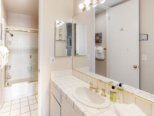 San Diego Beach Communities North Home 1028489