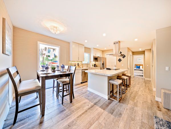 San Diego Beach Communities North Home 1028494