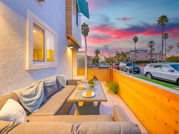 San Diego Beach Communities North Home 1028494
