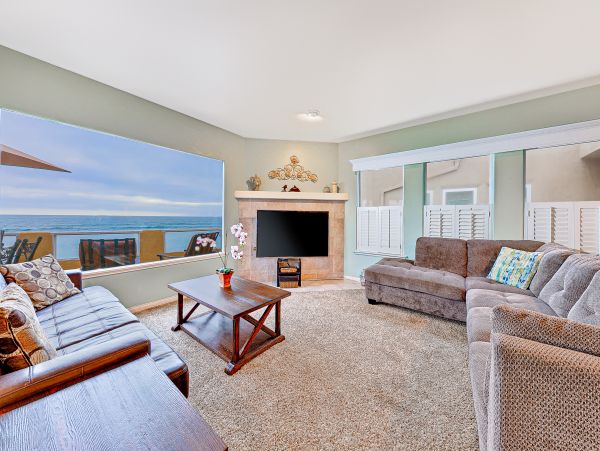 San Diego Beach Communities North Home 1028495