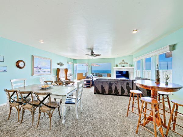 San Diego Beach Communities North Home 1028495