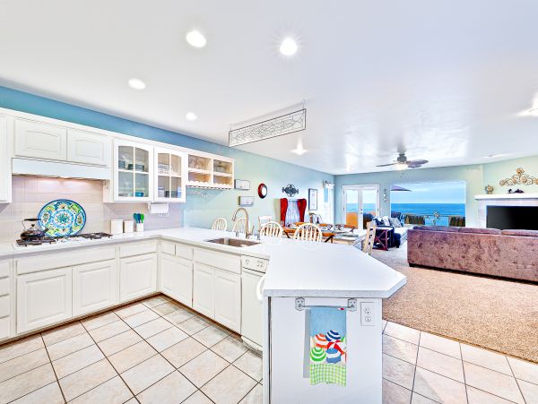 San Diego Beach Communities North Home 1028495