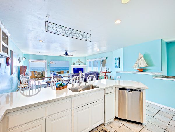 San Diego Beach Communities North Home 1028495