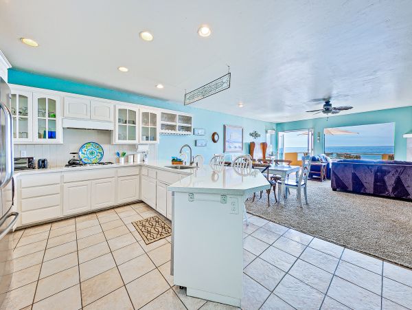 San Diego Beach Communities North Home 1028495