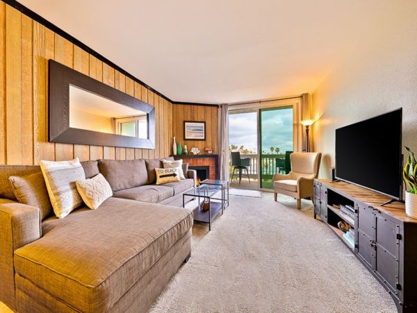 San Diego Beach Communities North Home 1028498