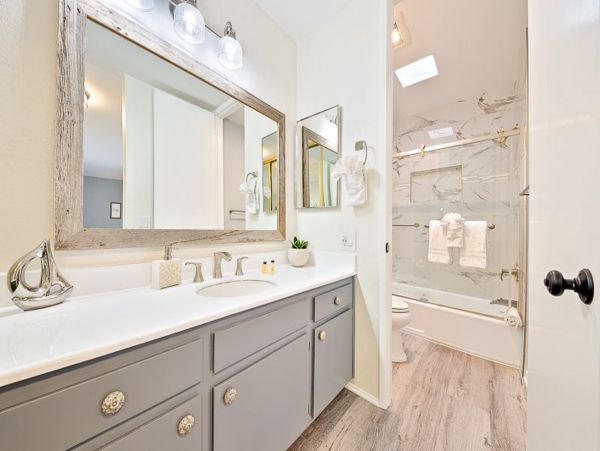 San Diego Beach Communities North Home 1028498