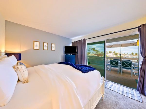 San Diego Beach Communities North Home 1028498