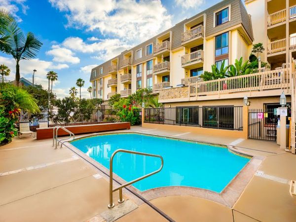 San Diego Beach Communities North Home 1028498