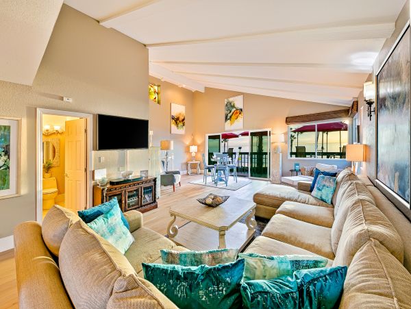 San Diego Beach Communities North Home 1028500