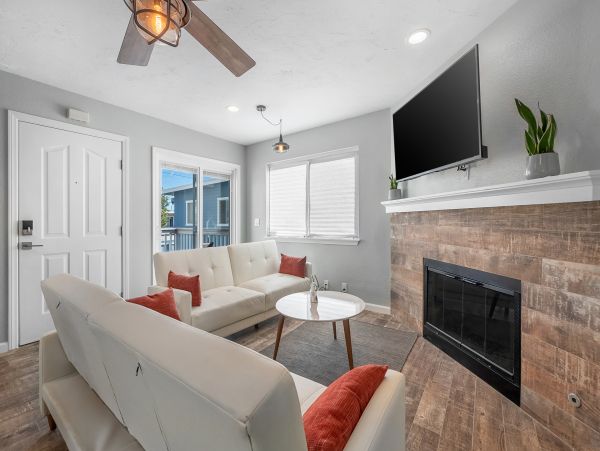 San Diego Beach Communities North Home 1028503
