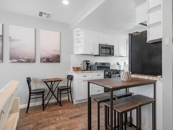 San Diego Beach Communities North Home 1028503