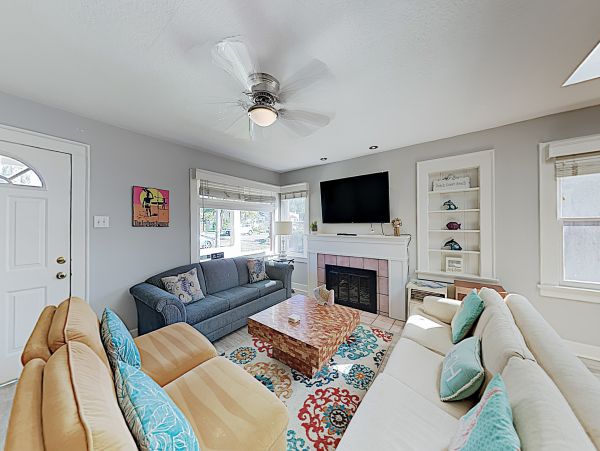 San Diego Beach Communities North Home 1028504
