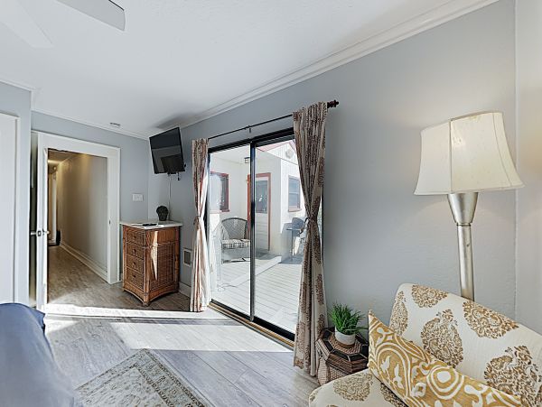 San Diego Beach Communities North Home 1028504