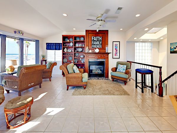 San Diego Beach Communities North Home 1028505