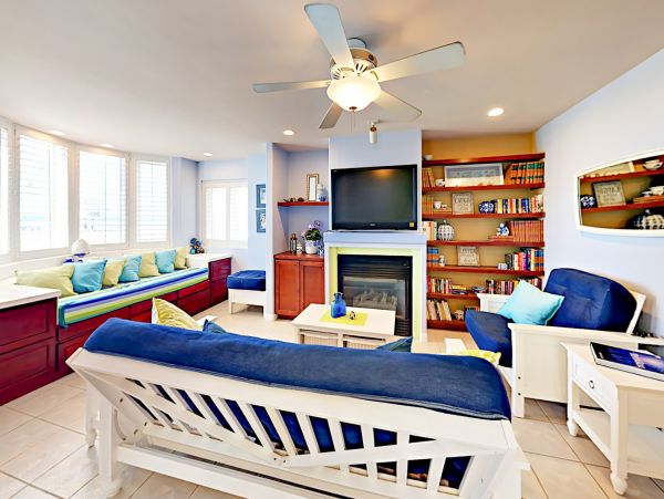 San Diego Beach Communities North Home 1028505
