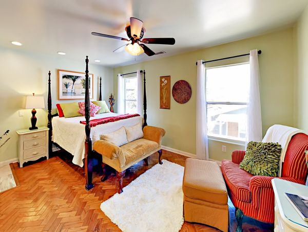 San Diego Beach Communities North Home 1028505
