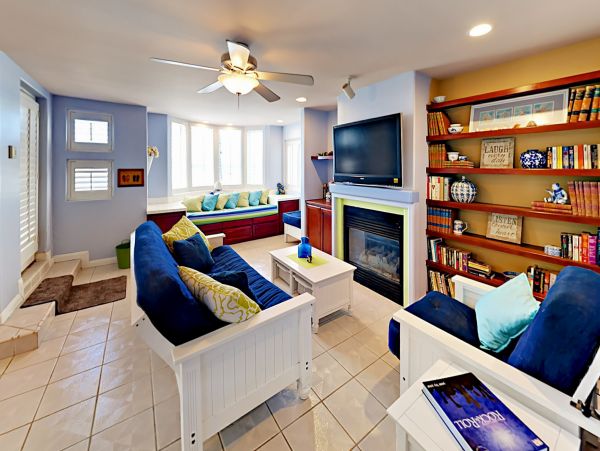 San Diego Beach Communities North Home 1028505