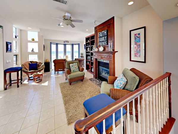 San Diego Beach Communities North Home 1028505