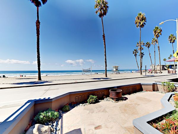 San Diego Beach Communities North Home 1028505