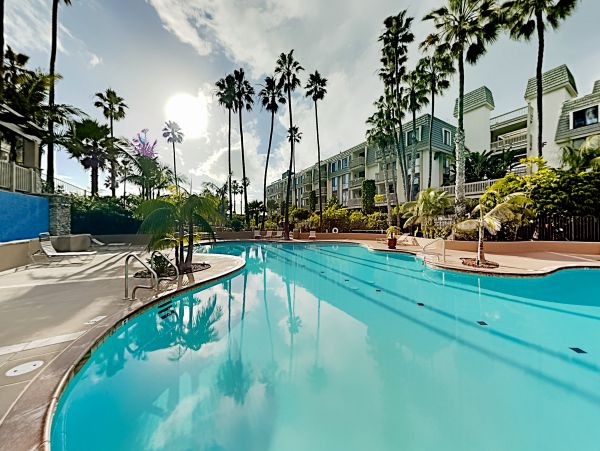 San Diego Beach Communities North Home 1028506