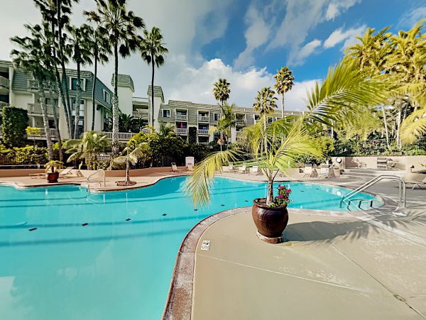 San Diego Beach Communities North Home 1028506
