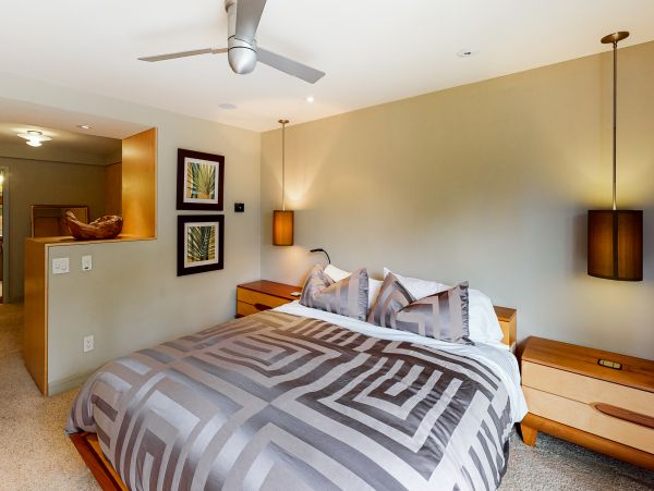 San Diego Beach Communities North Home 1028508