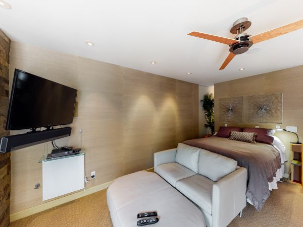 San Diego Beach Communities North Home 1028508