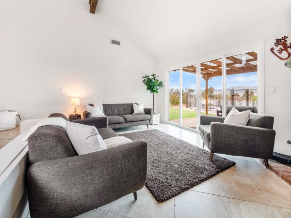 San Diego Beach Communities North Home 1028509