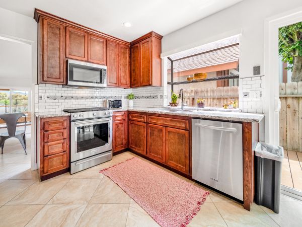San Diego Beach Communities North Home 1028509