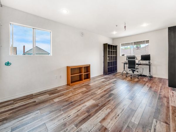 San Diego Beach Communities North Home 1028509