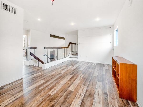San Diego Beach Communities North Home 1028509