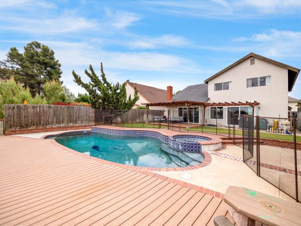 San Diego Beach Communities North Home 1028509
