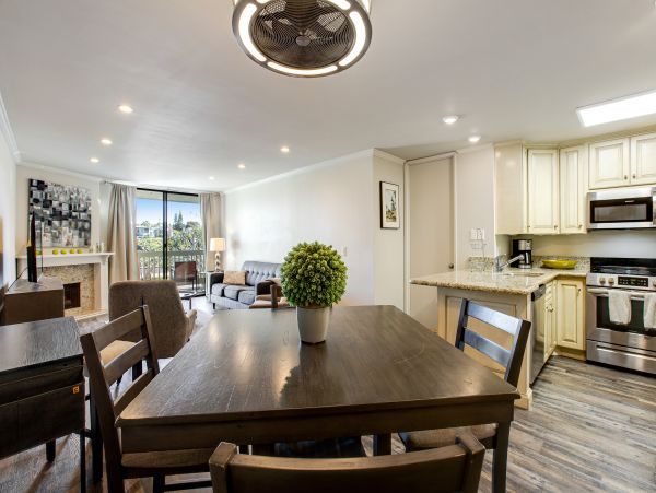 San Diego Beach Communities North Home 1028512