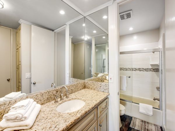 San Diego Beach Communities North Home 1028512