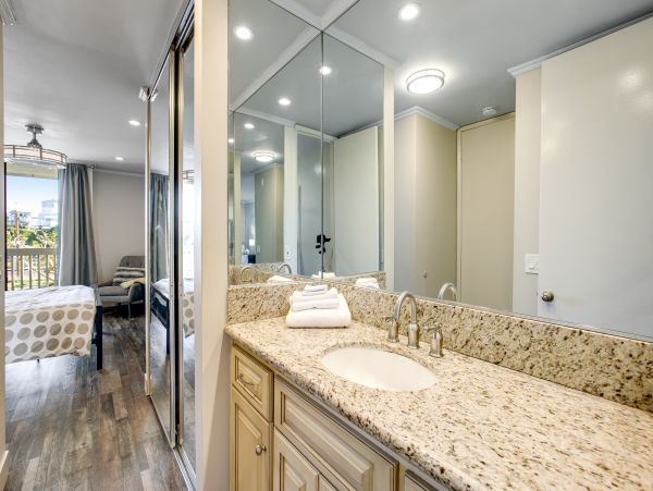 San Diego Beach Communities North Home 1028512
