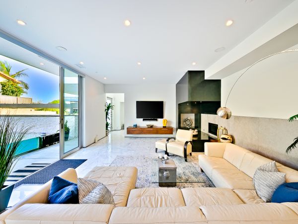 San Diego Beach Communities North Home 1028517