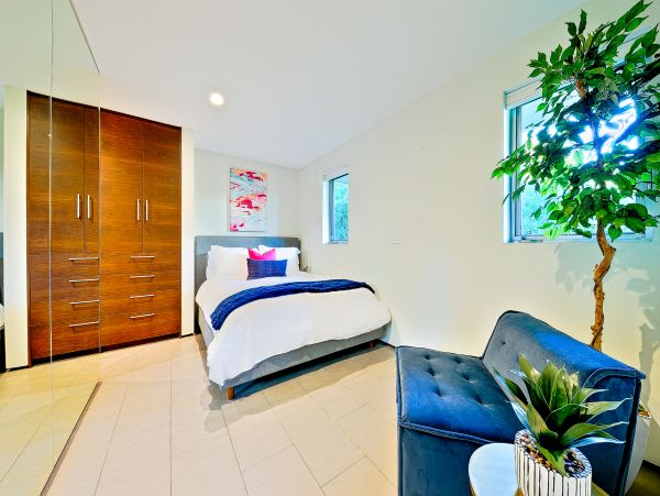 San Diego Beach Communities North Home 1028517
