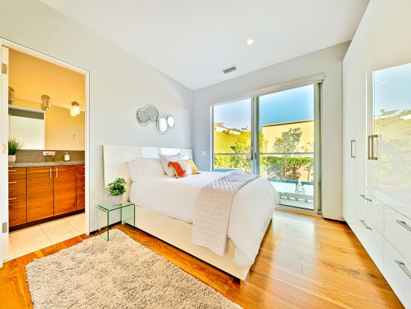 San Diego Beach Communities North Home 1028517