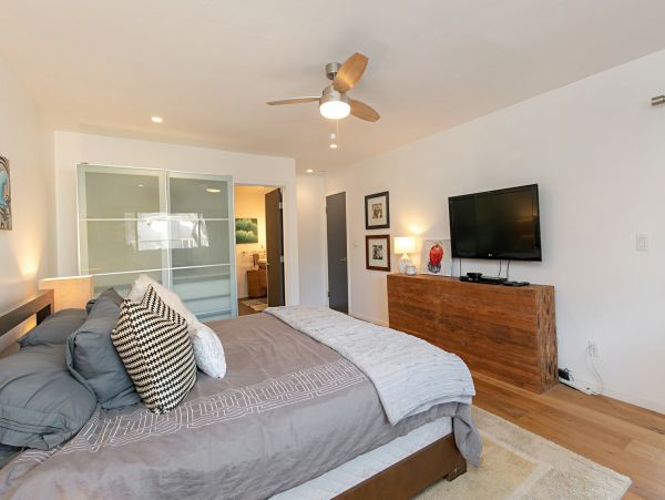 San Diego Beach Communities North Home 1028519