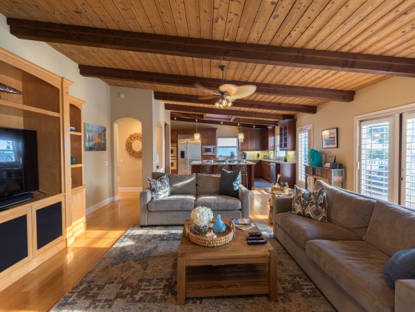 San Diego Beach Communities North Home 1028520