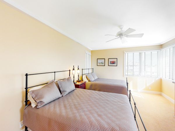 San Diego Beach Communities North Home 1028525