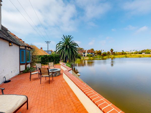 San Diego Beach Communities North Home 1028526
