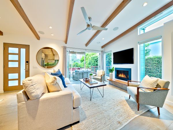 San Diego Beach Communities North Home 1028527